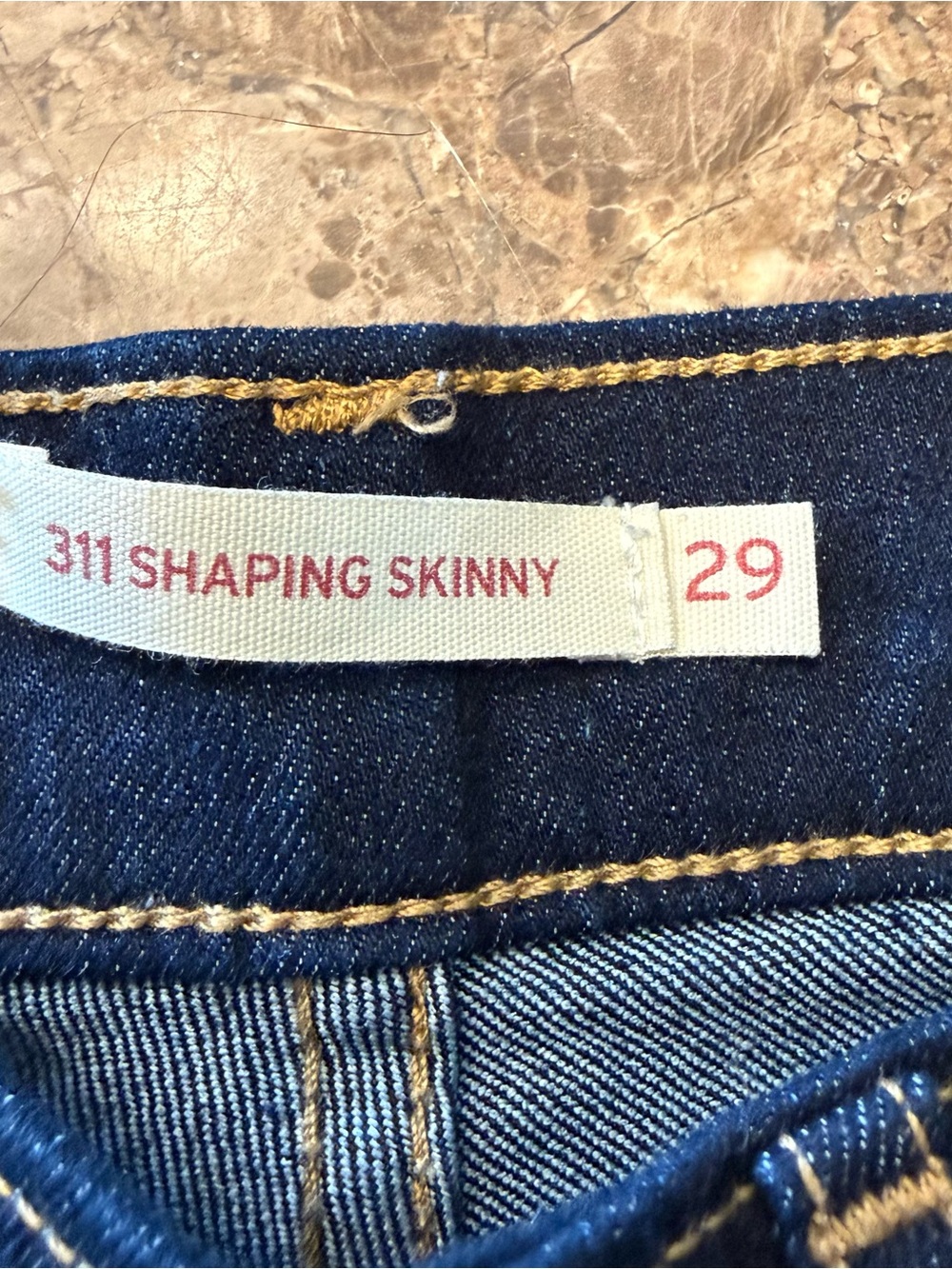 👖 Levi's 311 Shaping Skinny Jeans |
Size 29 | Dark Wash - Picture 3 of 5